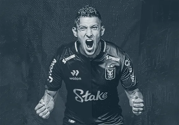 Bloque deportivo visual con identidad de club y tono analítico.